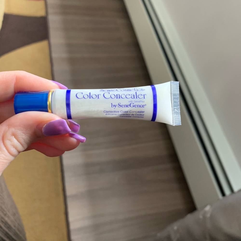 Color correcting concealer